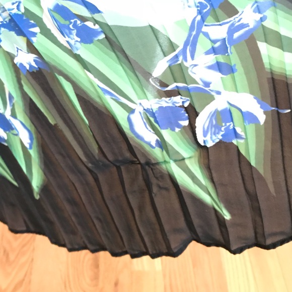 Rare Bebe Addiction strapless pleated dress - Picture 5 of 8